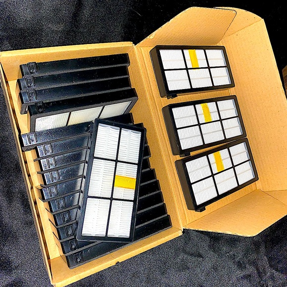 18 HEPA filters for Roomba. - Picture 1 of 2